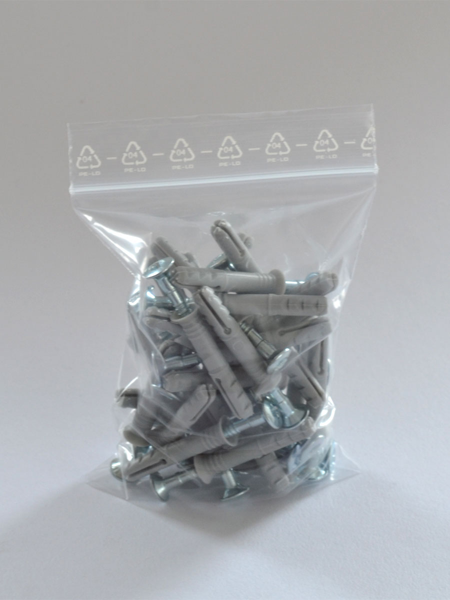 Ein transparenter Kunststoffbeutel mit Druckverschluss in der Stärke 90 µ, die Abmessung beträgt Breite 100 mm Höhe 150 mm. Ein transparenter Kunststoffbeutel mit Druckverschluss in der Stärke 90 µ, die Abmessung beträgt Breite 100 mm Höhe 150 mm.