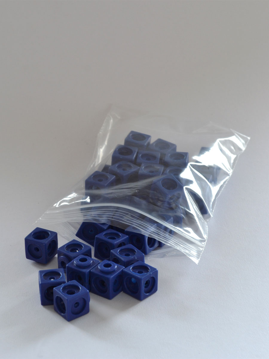 Ein transparenter Kunststoffbeutel mit Druckverschluss in der Stärke 90 µ, die Abmessung beträgt Breite 220 mm Höhe 310 mm.