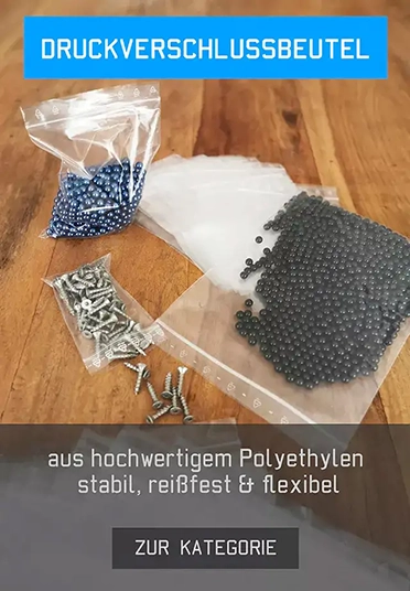 Druckverschlussbeutel in verschiedenen Größen befüllt mit Kugeln oder Schrauben, liegen auf einer Holzplatte. Das Bild verlinkt auf die Produktkategorie Druckverschlussbeutel.
