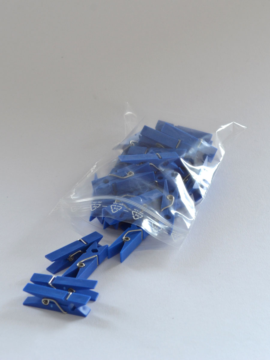 Ein transparenter Kunststoffbeutel mit Druckverschluss in der Stärke 90 µ, die Abmessung beträgt Breite 80 mm Höhe 120 mm. Ein transparenter Kunststoffbeutel mit Druckverschluss in der Stärke 90 µ, die Abmessung beträgt Breite 80 mm Höhe 120 mm.