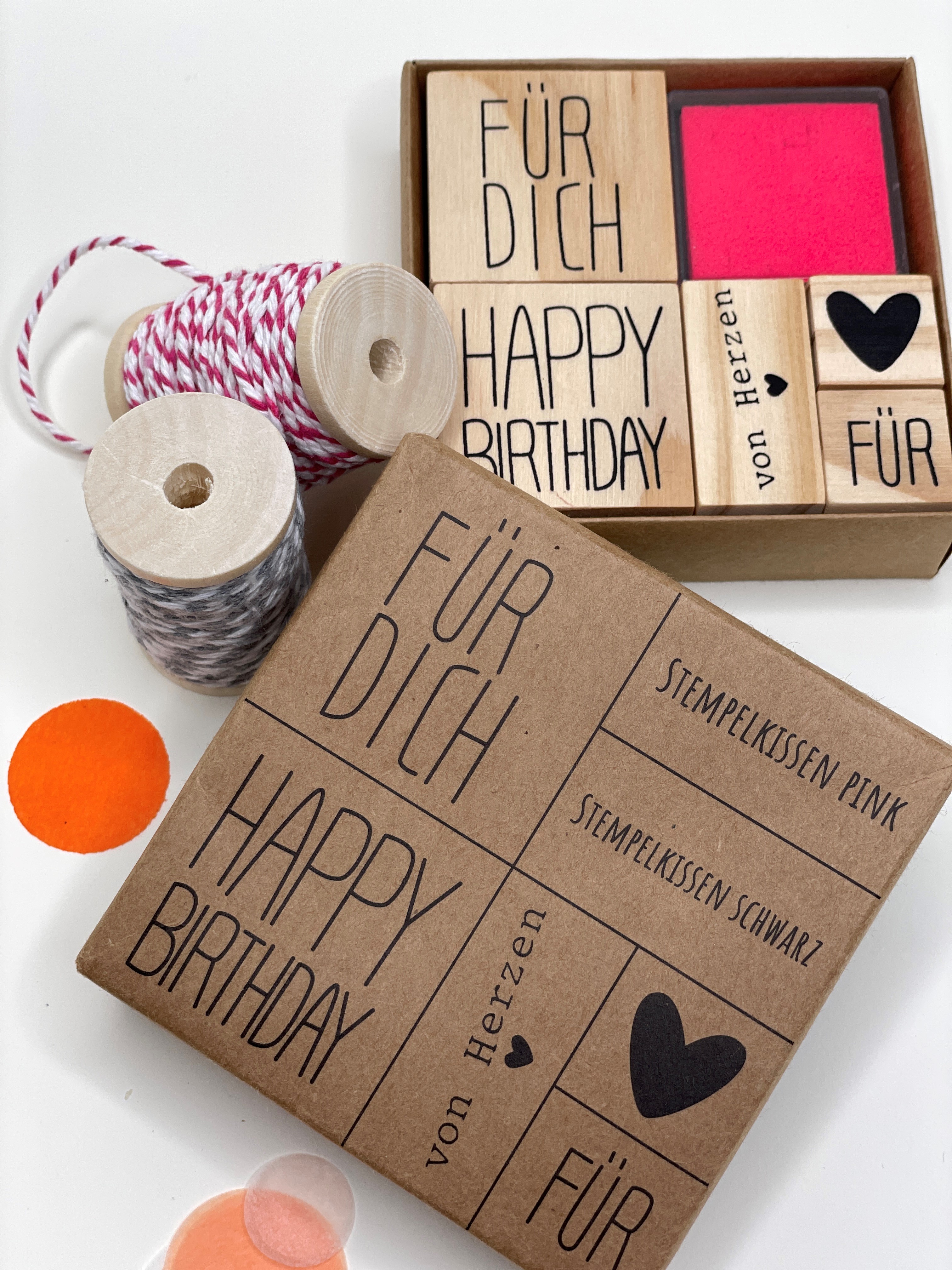100 Geschenkanhänger mit Stempel Set 100 Geschenkanhänger mit Stempel Set