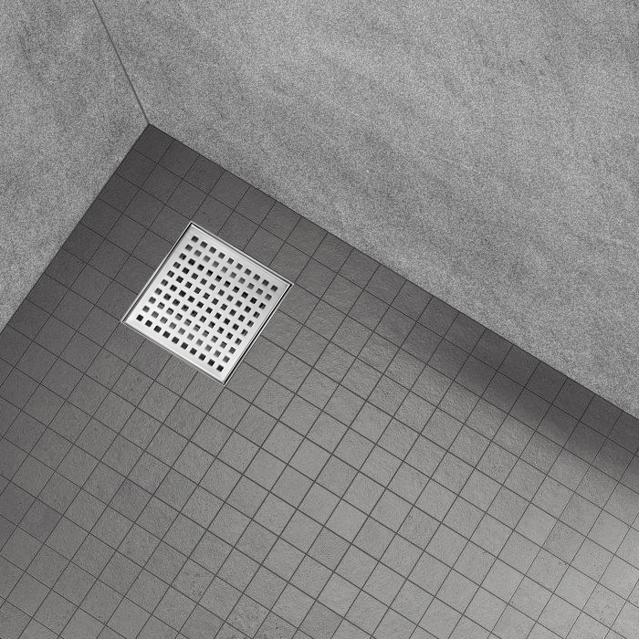 Quadratische Duschrinne Q5 aus Edelstahl für flache Installation mit Quadratmuster