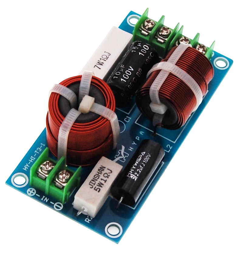 Die Impedanz der Dynavox Frequenzweiche liegt bei 8 Ohm, die Trennfrequenz bei 3.2 kHz.