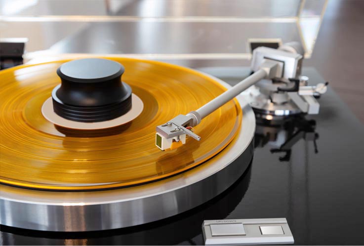 Schallplatten Zubehör ein Plattengewicht auf einem Plattenspieler.