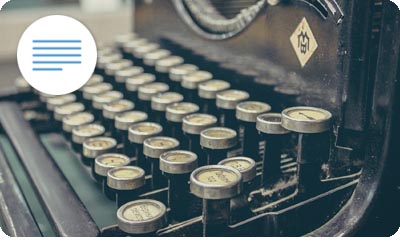 Tasten einer alten schwarzen Schreibmaschine und Blog-Icon