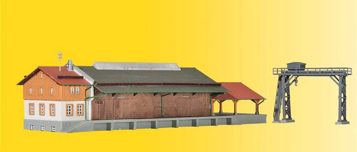 Kibri 36606 - Güterhalle mit Kran und Rampe