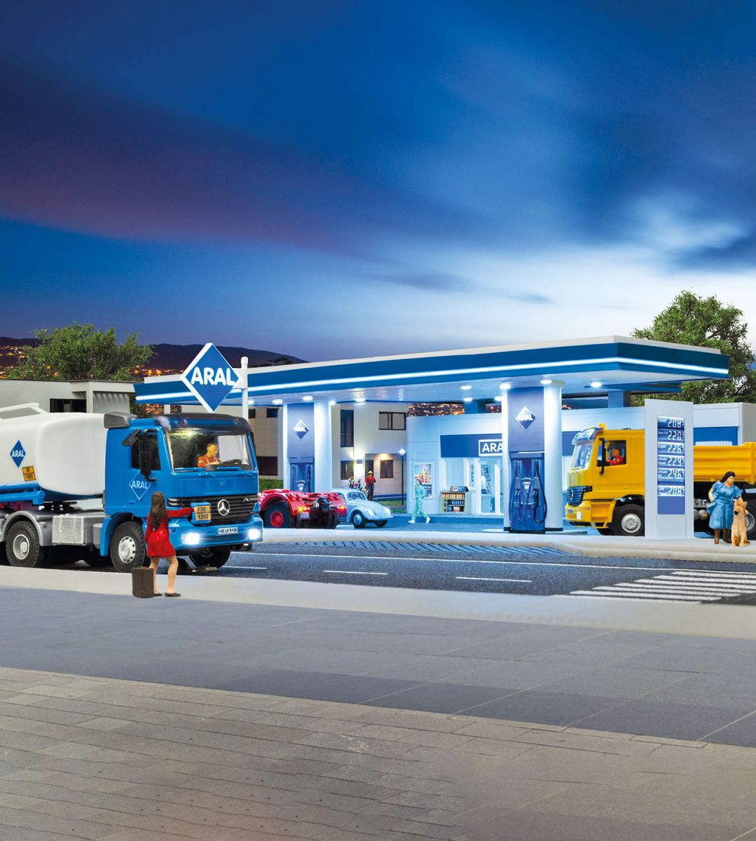 Kibri 38547 - Moderne ARAL Tankstelle - Polyplate Bausatz Kibri 38547 - Moderne ARAL Tankstelle - Polyplate Bausatz