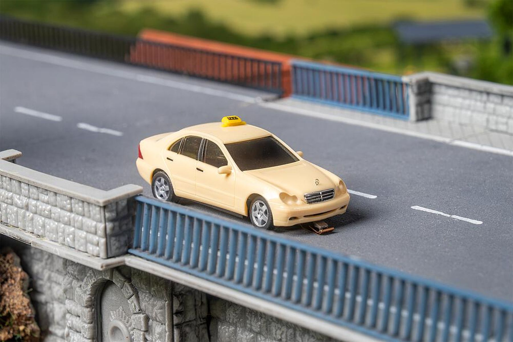 Faller 161426 - MB C-Klasse Taxi (HERPA)