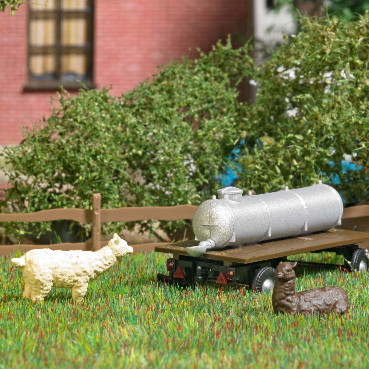 Busch 8282 - Aktion-Set: Alpakas mit Wasserfass