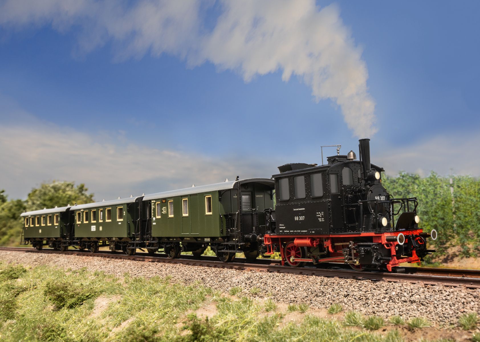 Märklin 26619 - Zugset mit BR 98,3 'Glaskasten' und Personenwagen, DB, Ep.III, MFX+-Sound Märklin 26619 - Zugset mit BR 98,3 'Glaskasten' und Personenwagen, DB, Ep.III, MFX+-Sound