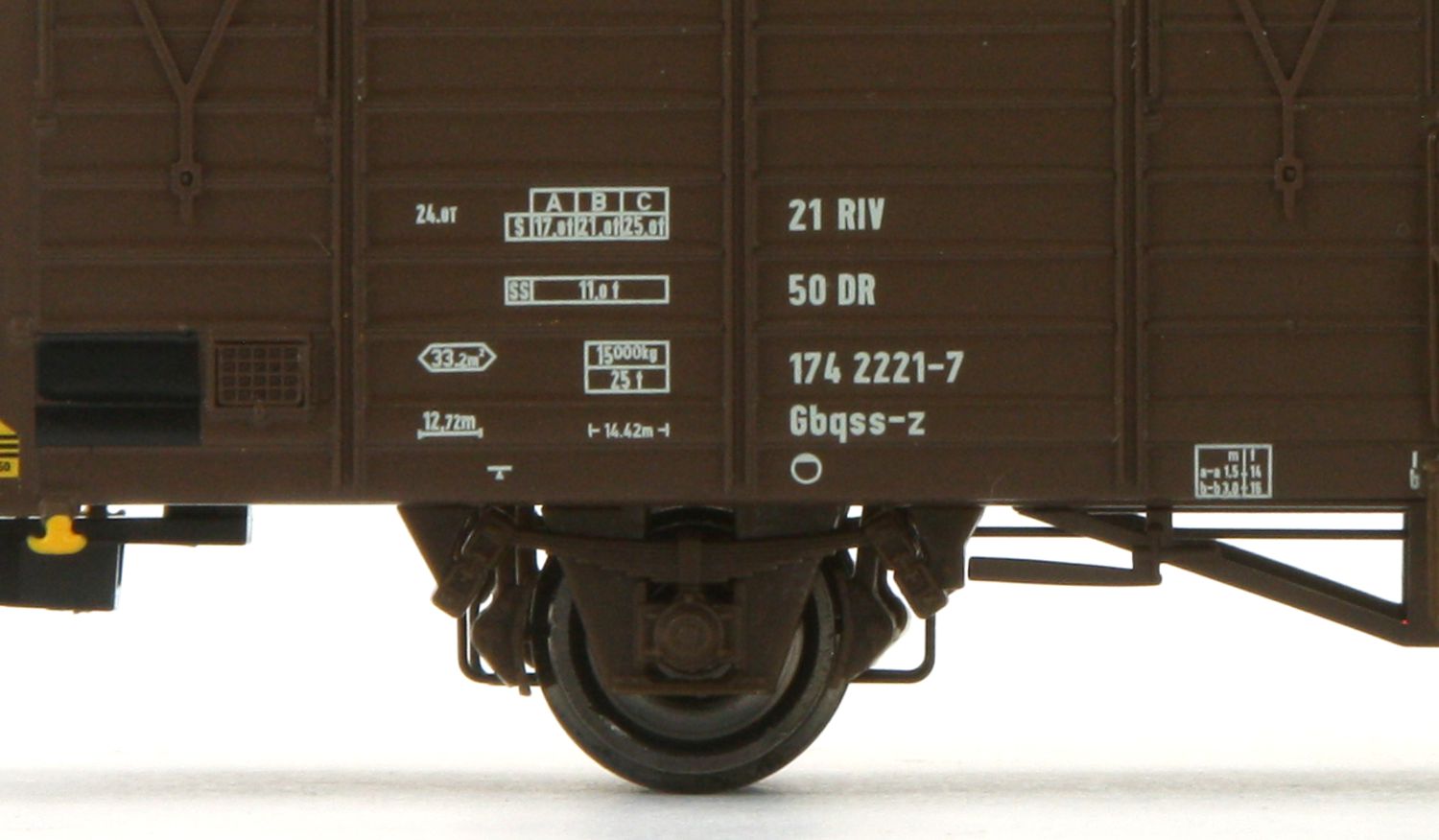 Exact-Train EX23115-B - Gedeckter Güterwagen 2221-7 Gbqss-z, DR, Ep.IV 'Expressgut'