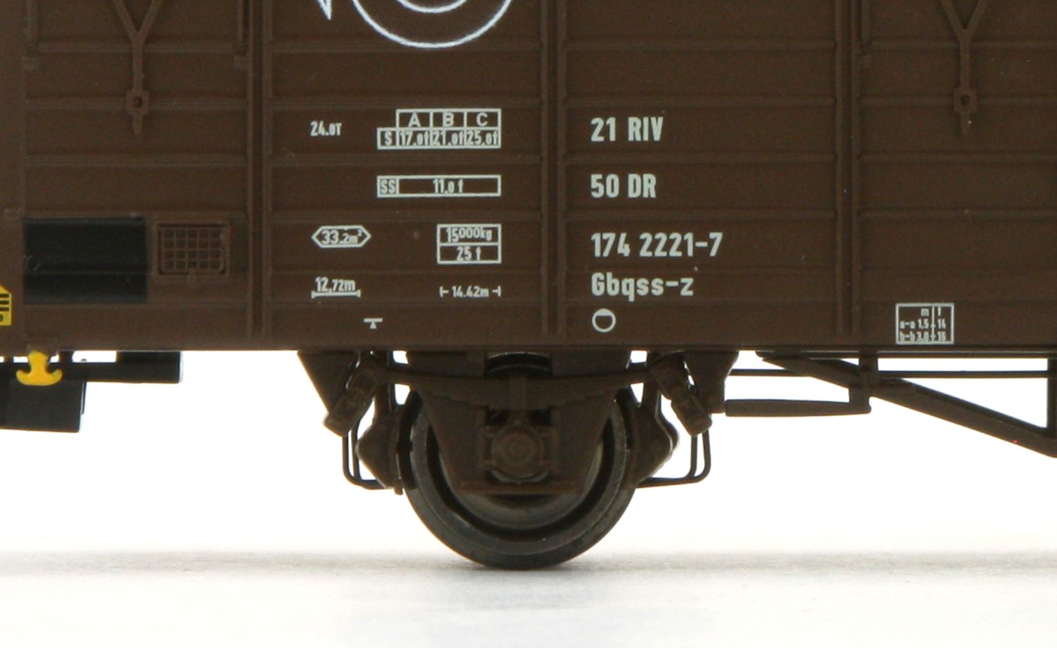 Exact-Train EX23116-A - Gedeckter Güterwagen 2221-7 Gbqss-z, DR, Ep.IV 'Expressgut'