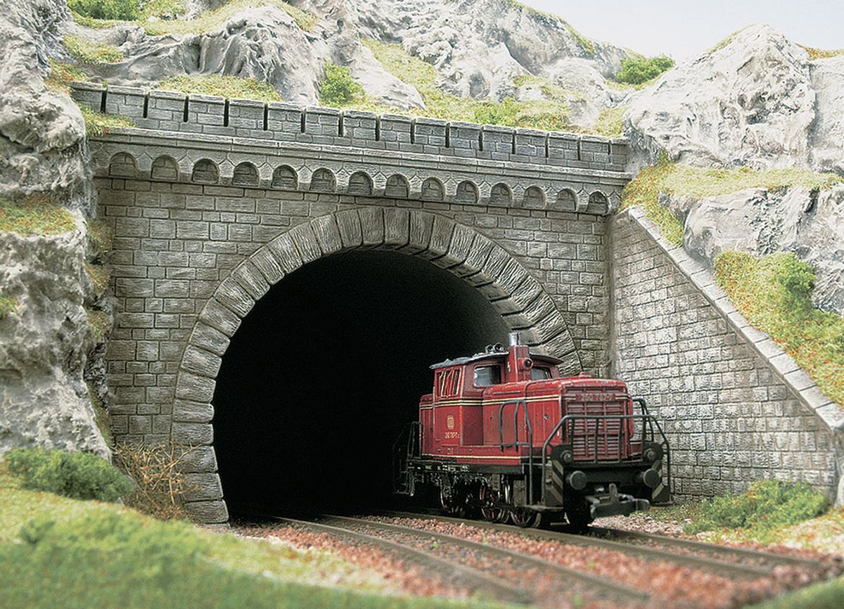 Busch 7023 - Tunnelprotal,2g