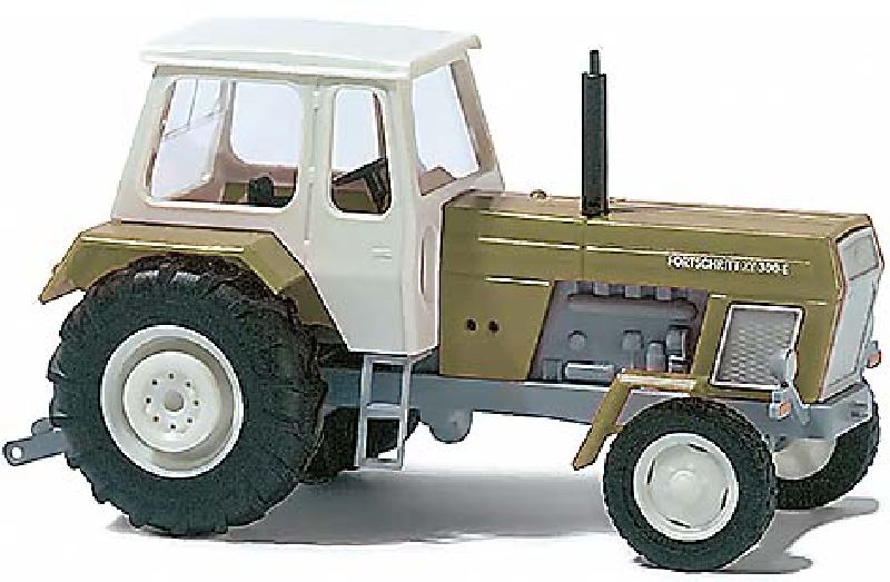 Busch 8701 - Traktor Fortschritt, grün