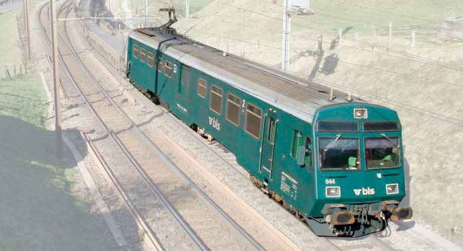 nme 536690 - Steuerwagen Zug #43 mit Zugzielanzeige, BLS, Ep.VI, DC-Digital