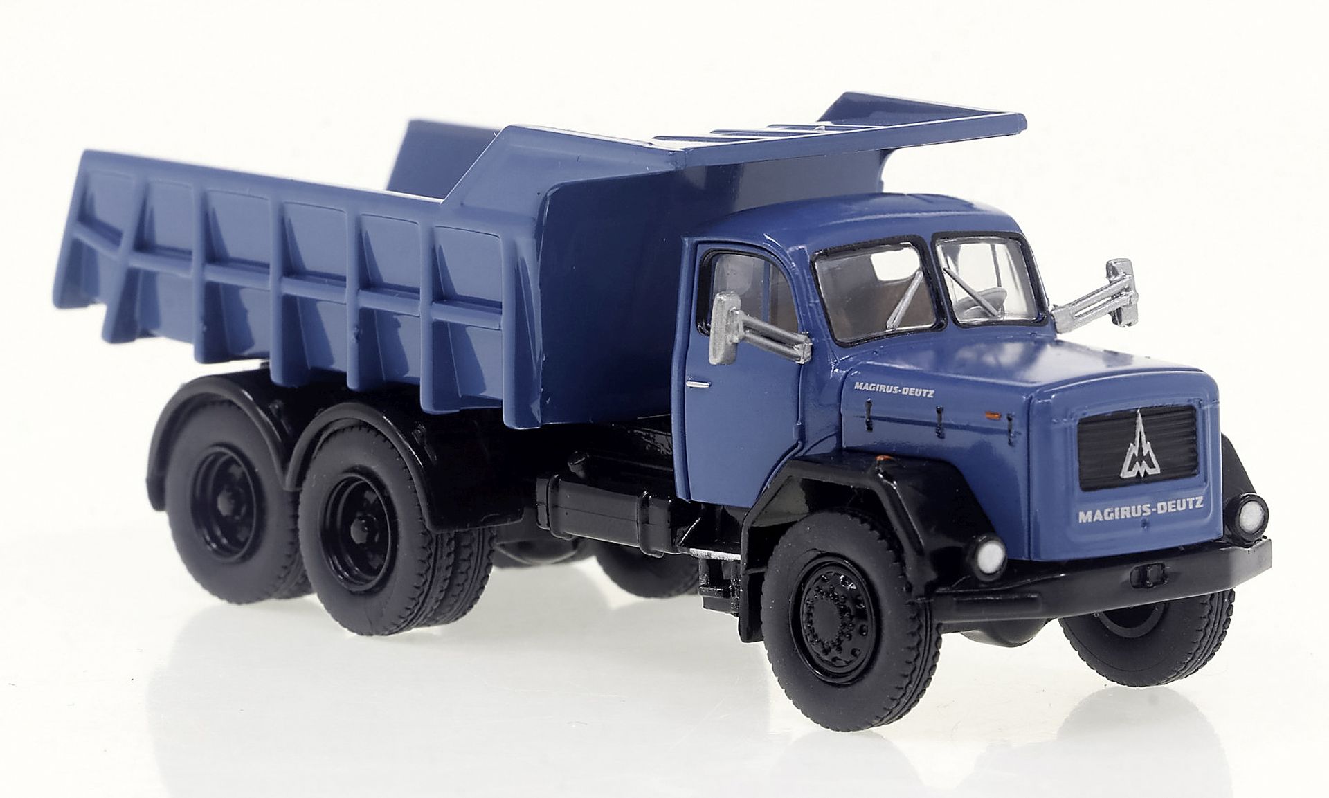 Brekina 83302 - Magirus Kipper, blau