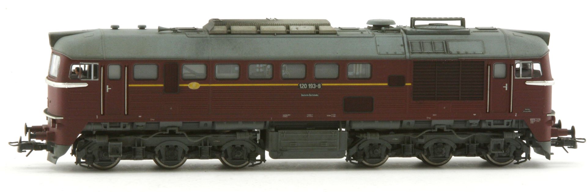 Saxonia 87057 - Diesellok 120 193-8, DR, Ep.IV, leichte Alterung
