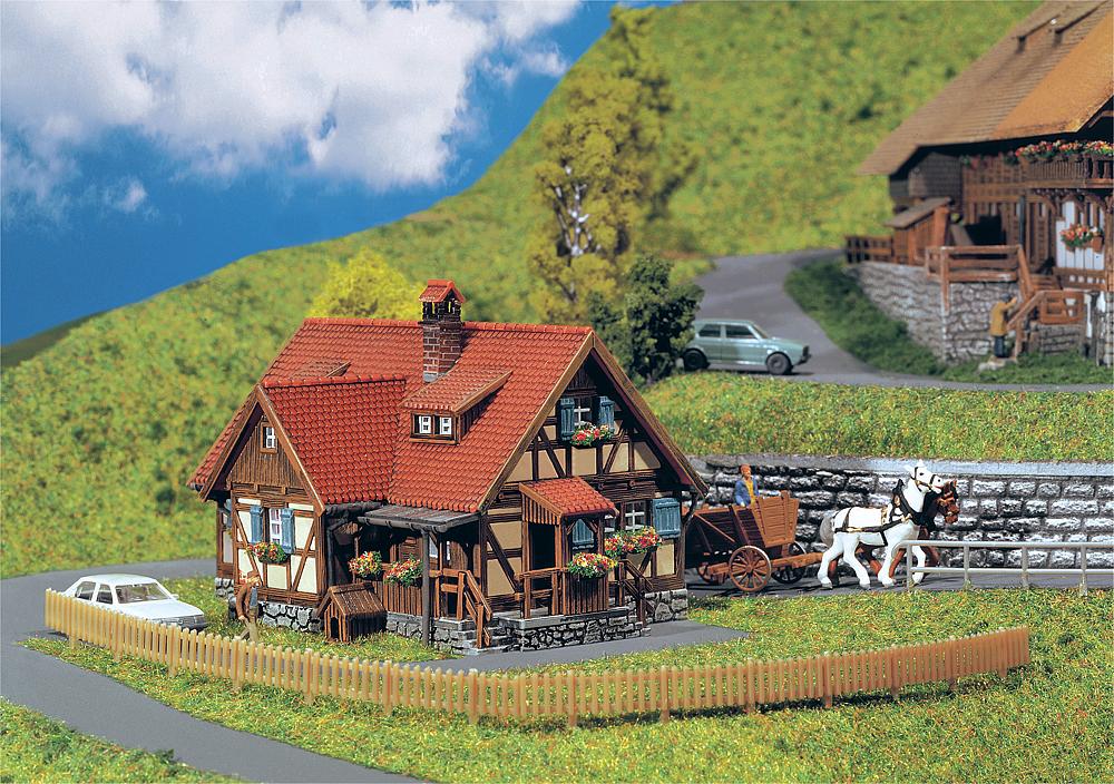 Faller 232340 - Ländliches Fachwerkhaus Faller 232340 - Ländliches Fachwerkhaus