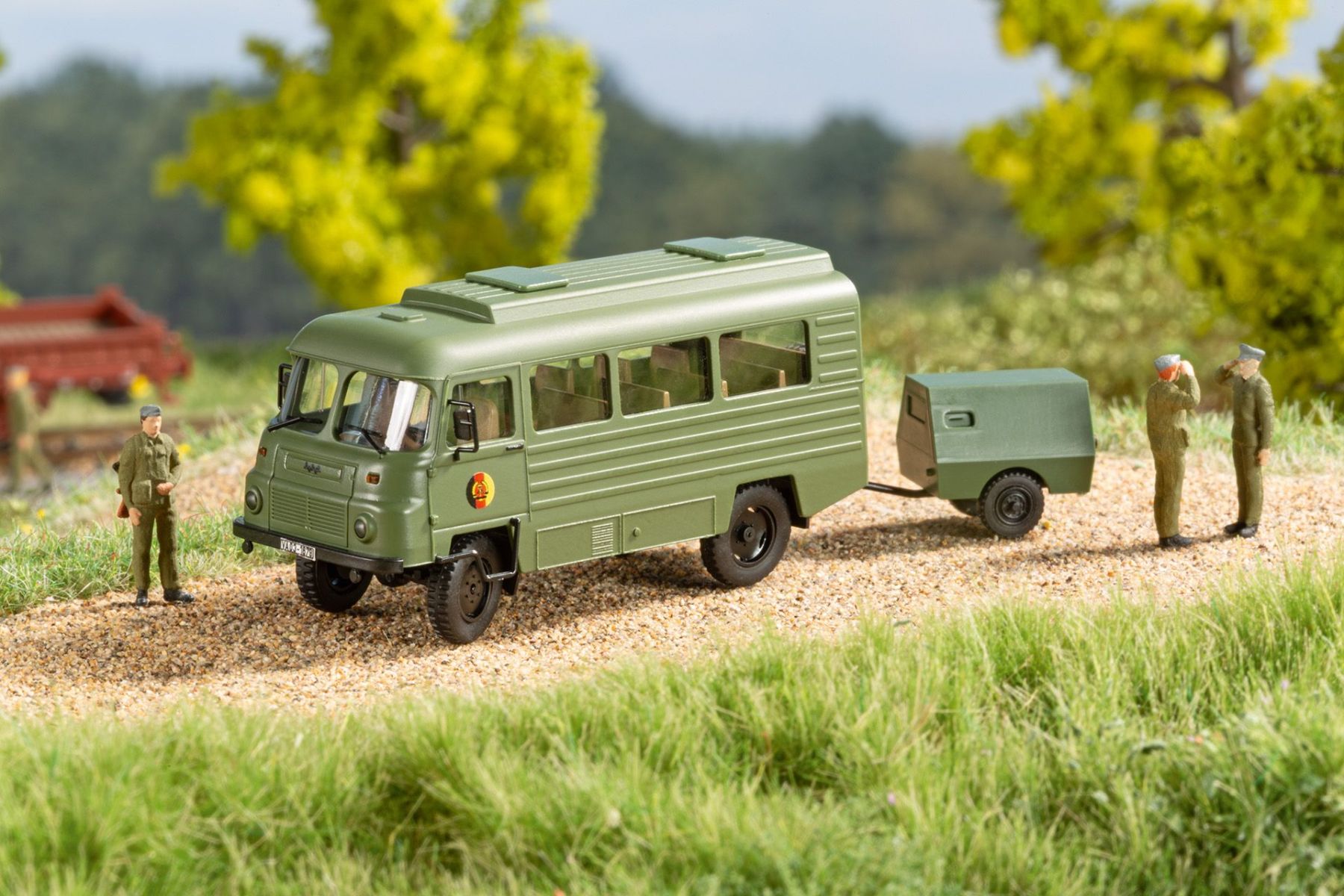 mini-car 66051 - Robur LO2002 Allrad NVA mit Kompressoranhänger, Bausatz