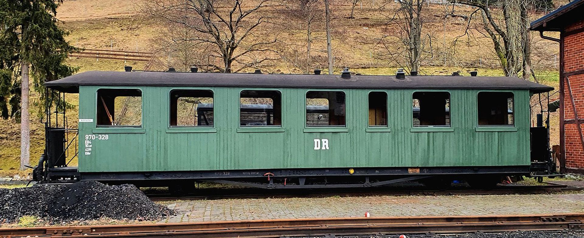 Bemo 3022820 - Sächsischer Personenwagen 970-320 Holz-Wagenkasten, DR, Ep.III