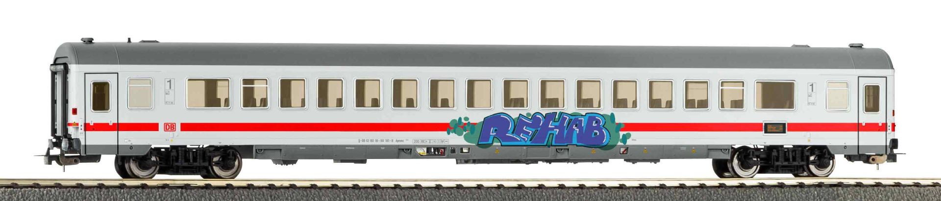 Piko 58849 - Personenwagen Apmmz 126, 1. Klasse mit Graffiti, DBAG, Ep.VI