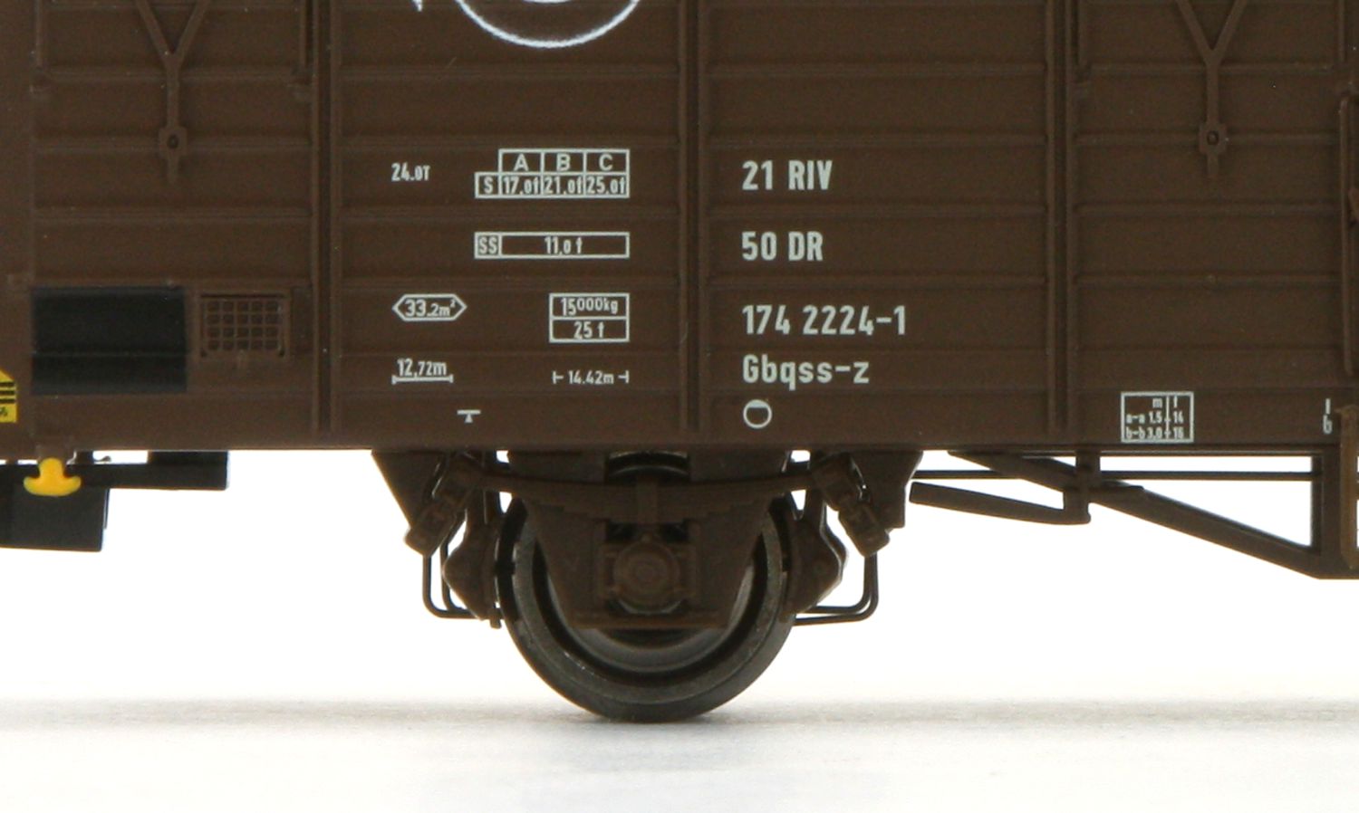 Exact-Train EX23116-B - Gedeckter Güterwagen 2224-1 Gbqss-z, DR, Ep.IV 'Expressgut'
