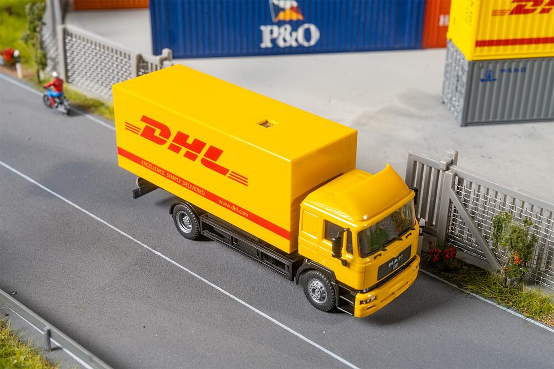 Faller 161326 - Car System Digital LKW MAN F 2000 DHL (HERPA)