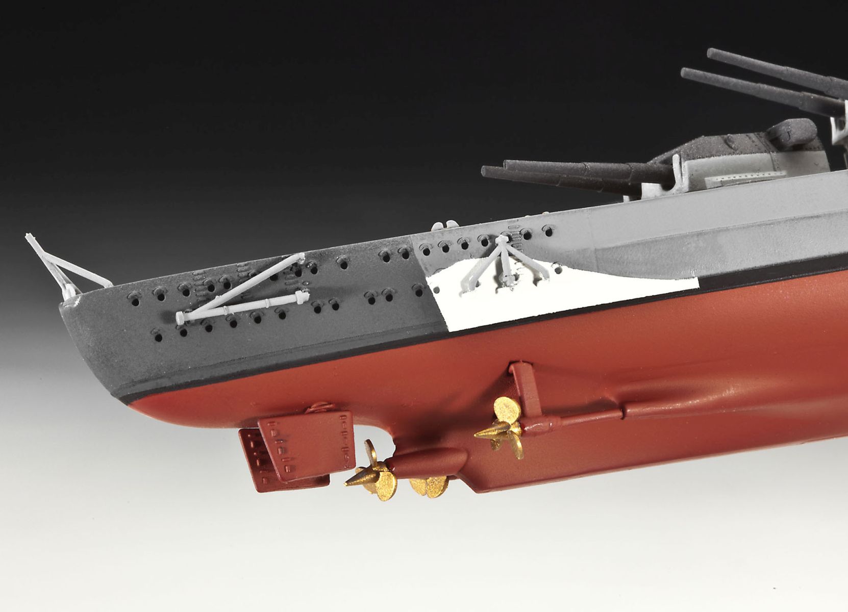 Revell 05098 - Battleship Bismarck Revell 05098 - Battleship Bismarck