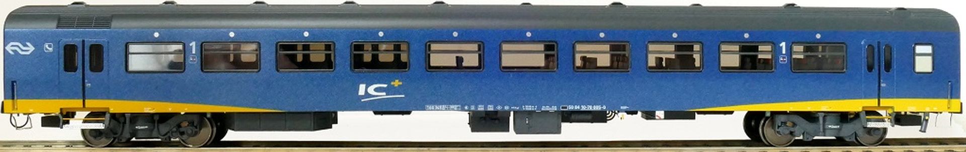 Exact-Train EX11182 - Personenwagen ICR Plus, A, NS, Ep.IV, mit Innenbel. und Figuren
