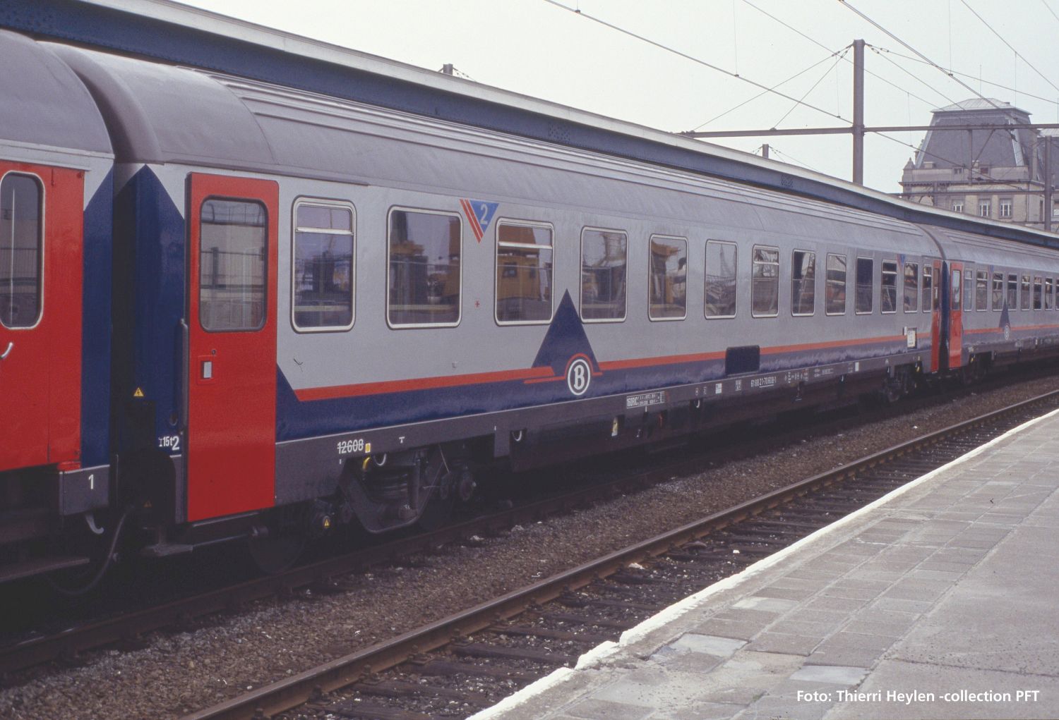 Piko 58542 - Personenwagen EUROFIMA, 2 Klasse, SNCB, Ep.V