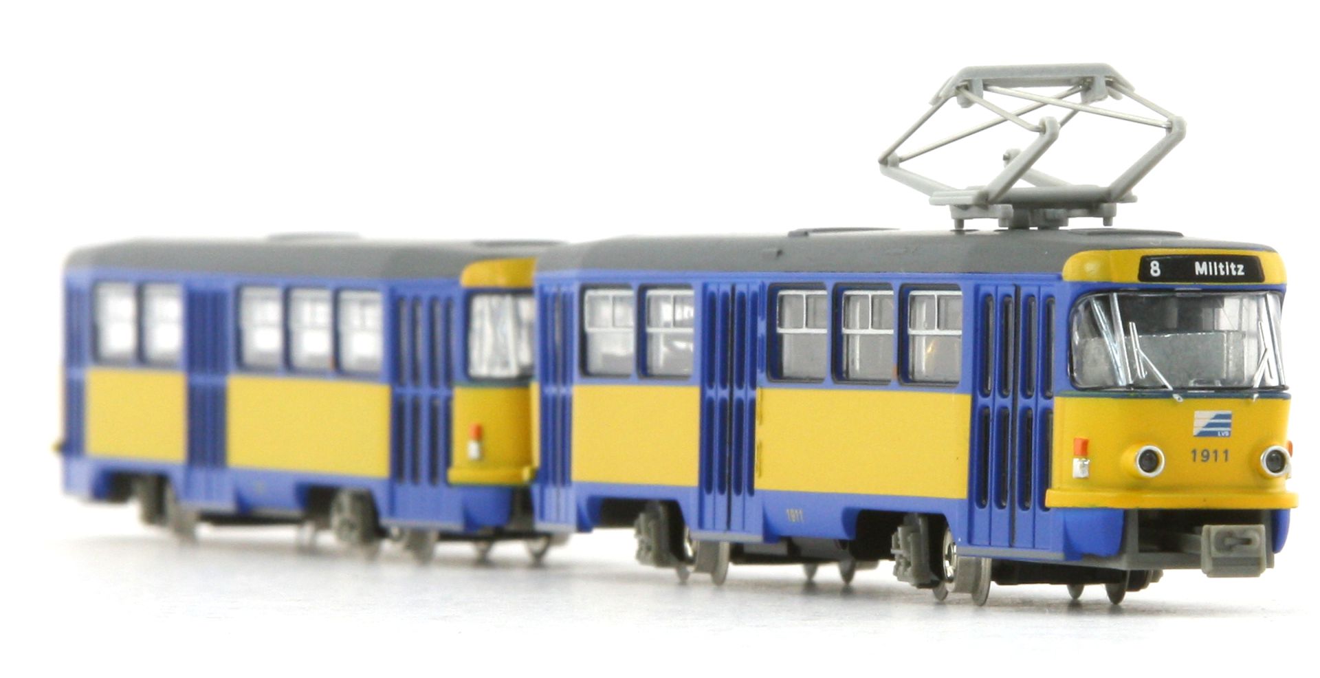 TOMYTEC 977821 - Leipziger Straßenbahn Tatra T4-B4, grau-blau-gelb, Ep.IV