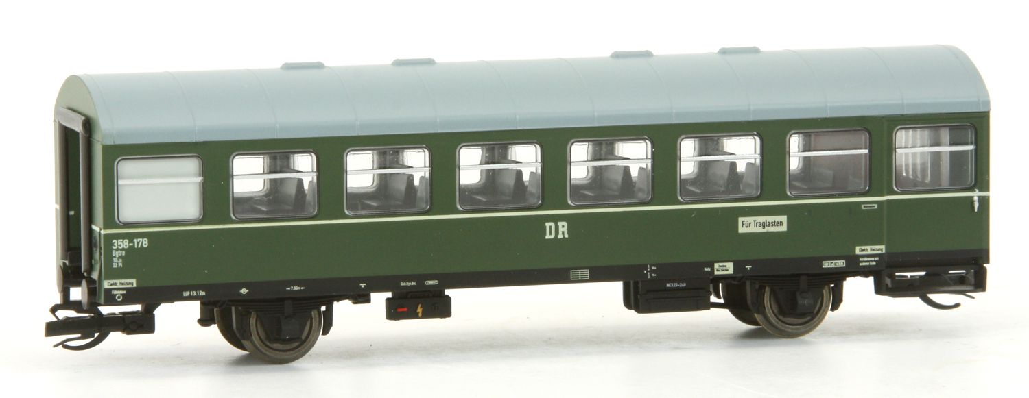 Arnold HN9510 - 4er Set, 3 Rekowagen und Postwagen, DR, Ep.III