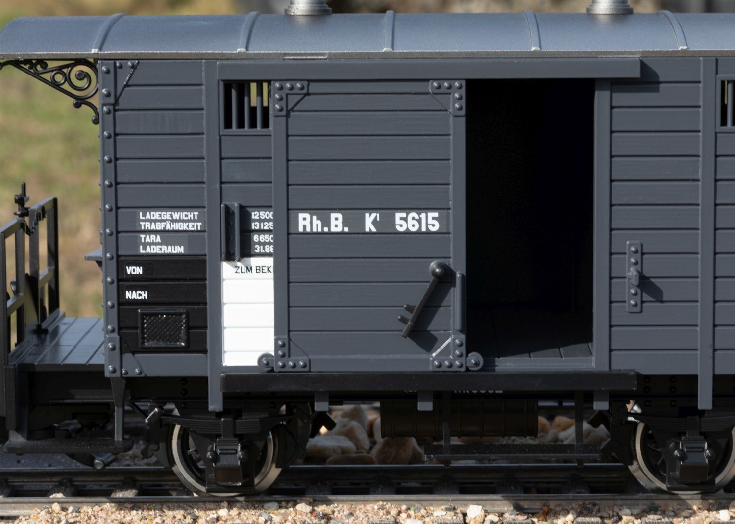 LGB 45302 - Gedeckter Güterwagen, RhB, Ep.VI
