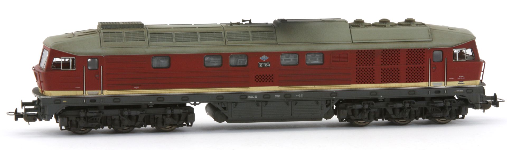 Saxonia 87041 - Diesellok 132 133-0, Auslieferungszustand, DR, Ep.IV, leicht gealtert