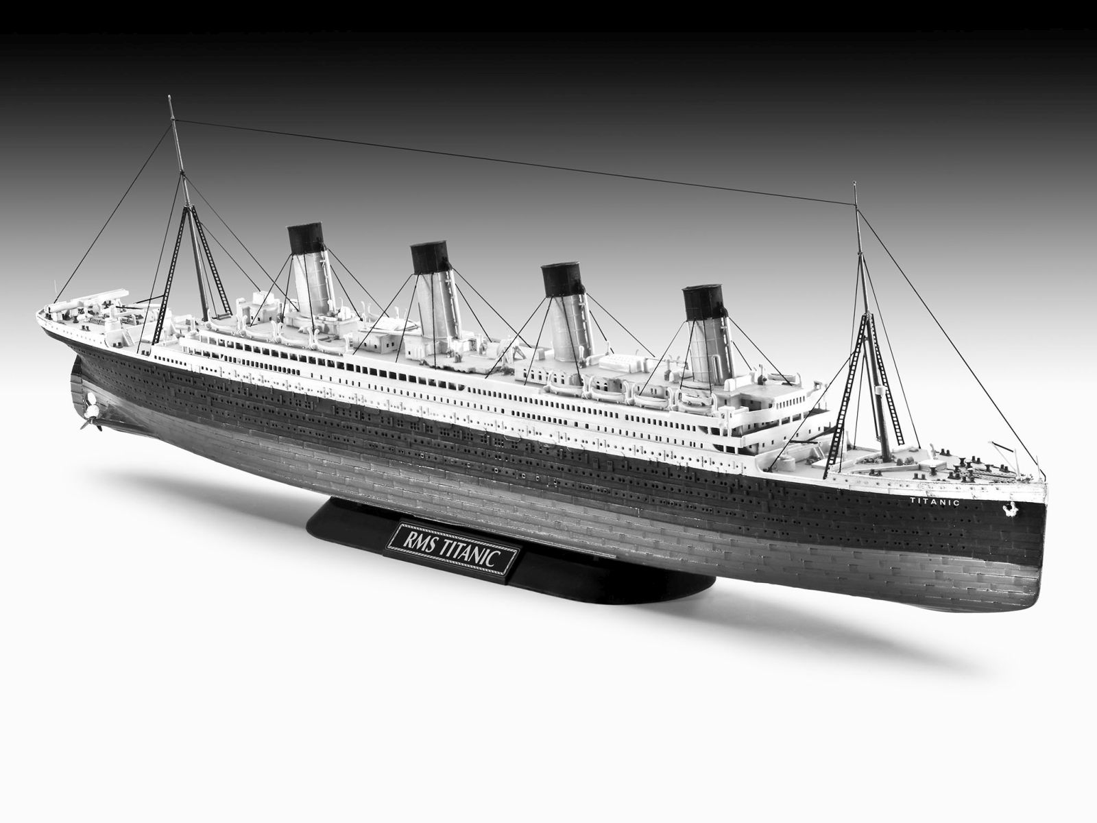 Revell 05210 - R.M.S. TITANIC