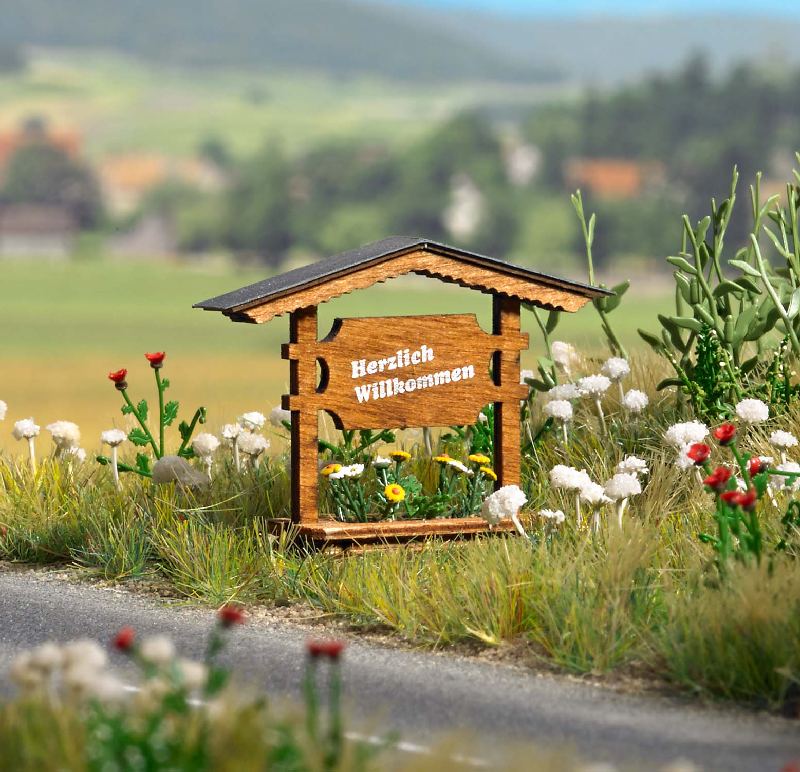 Busch 1144 - Ortseingangsschild aus Holz, fertig montiert Busch 1144 - Ortseingangsschild aus Holz, fertig montiert