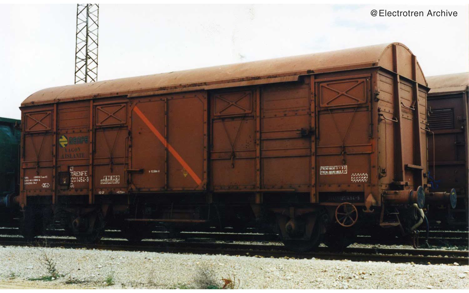 Arnold HN6518 - 2er Set gedeckte Güterwagen J2, RENFE, Ep.IV-V