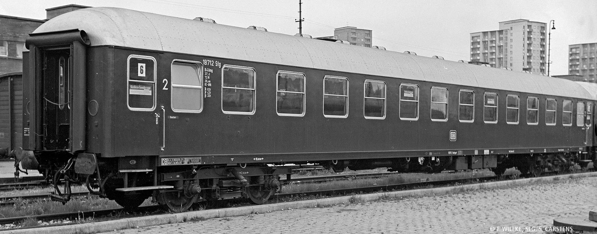 Brawa 58121 - Schnellzugwagen B4ümg-54, DB, Ep.III, mit Beleuchtung, AC
