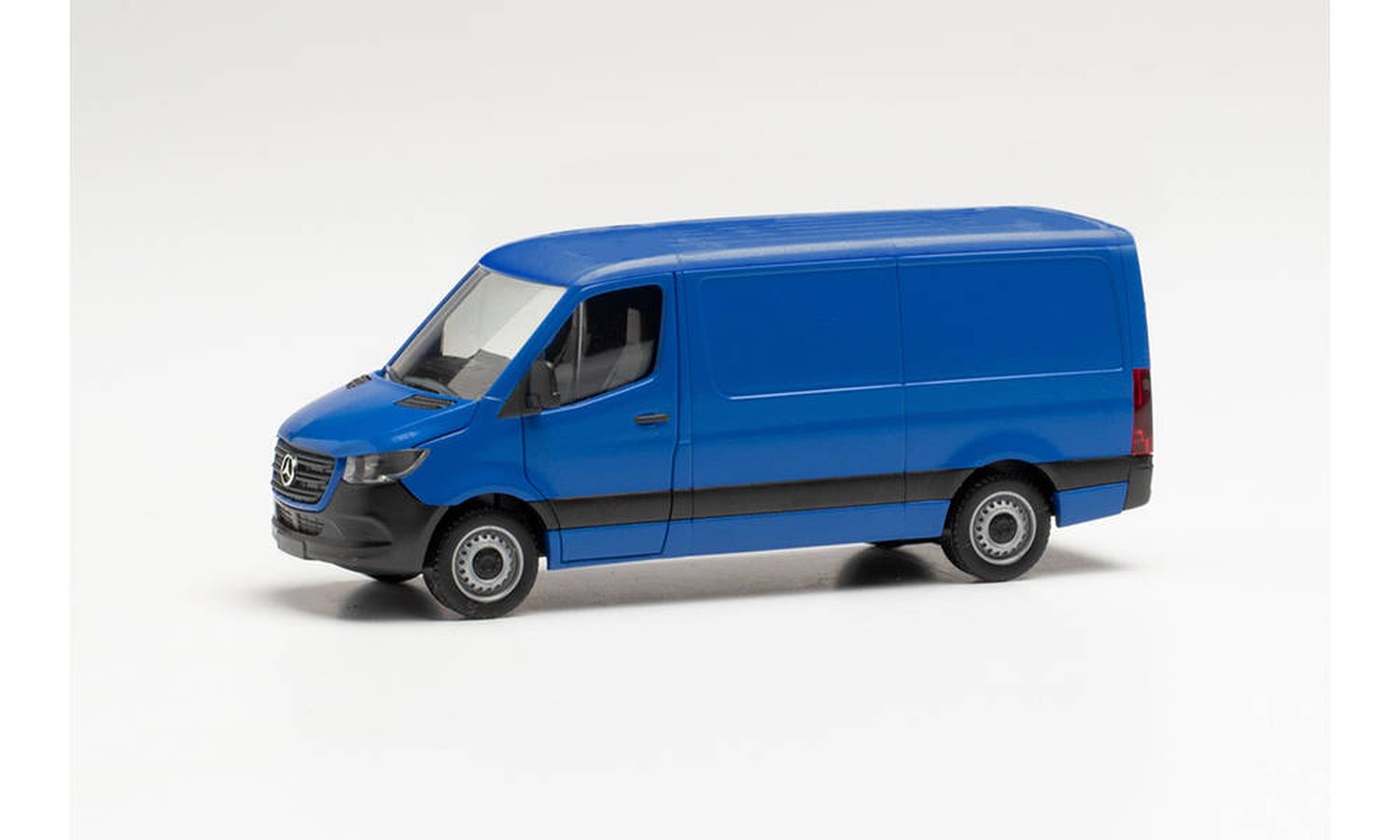 Herpa 096485 - Mercedes-Benz Sprinter ‘18 Kasten Flachdach, ultramarinblau