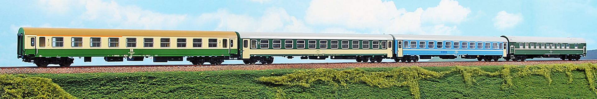 ACME AC 55322 - 4er Set Personenwagen 'Hoek van Holland - Warszawa Express', DR, Ep.V