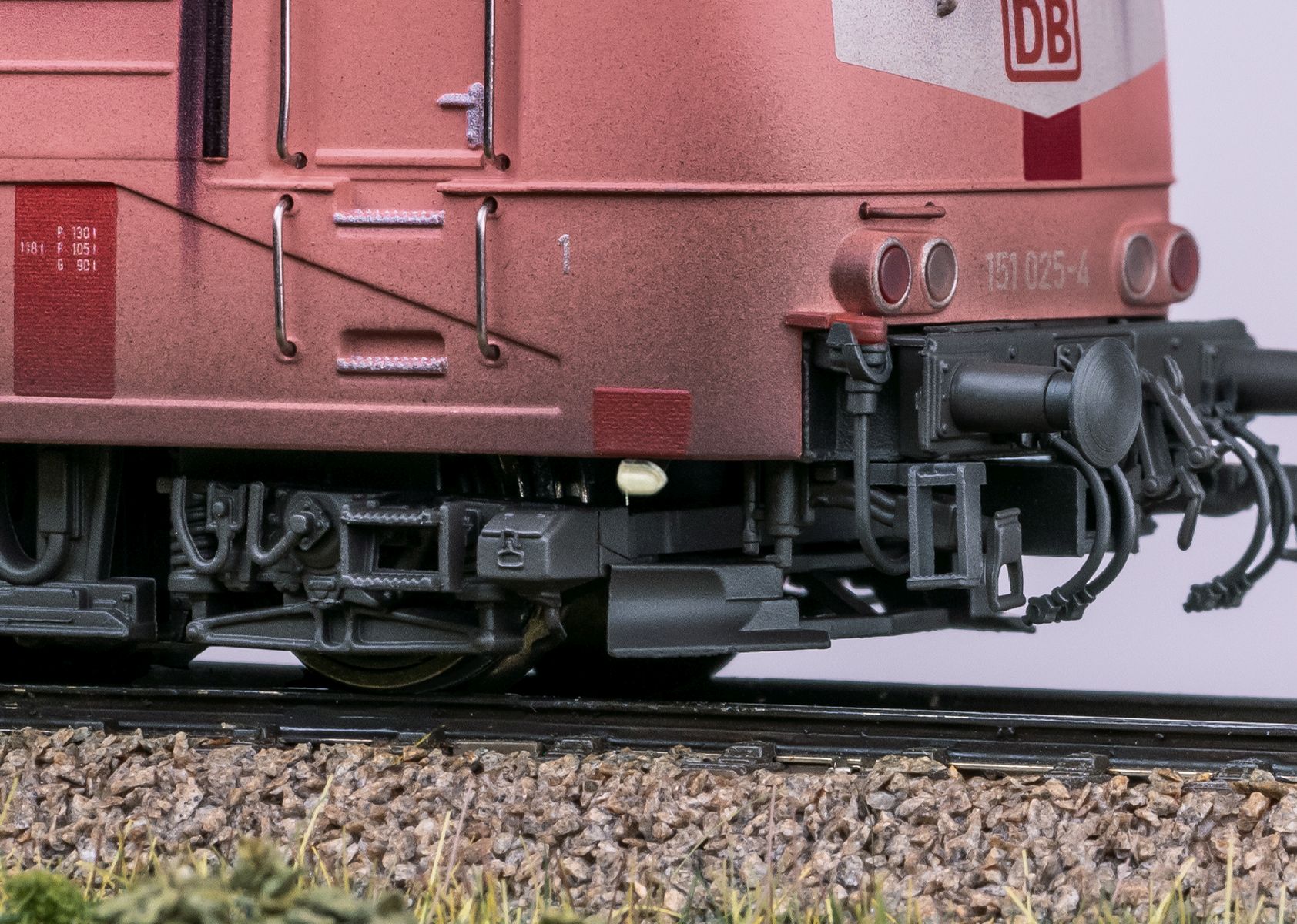 Märklin 39136 - E-Lok 151 025-4, DBAG, Ep.V, gealtert, MFX+-Sound Märklin 39136 - E-Lok 151 025-4, DBAG, Ep.V, gealtert, MFX+-Sound