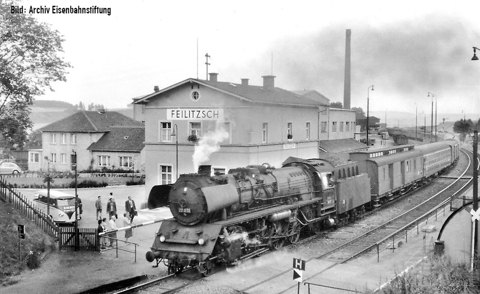 Saxonia 120122 - Dampflok 22 013 mit T34-Tender, DR, Ep.III