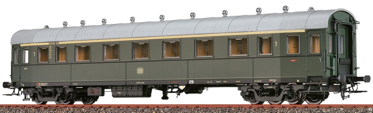 Brawa 45319 - Personenwagen 4ü-30/52, DB, Ep.III