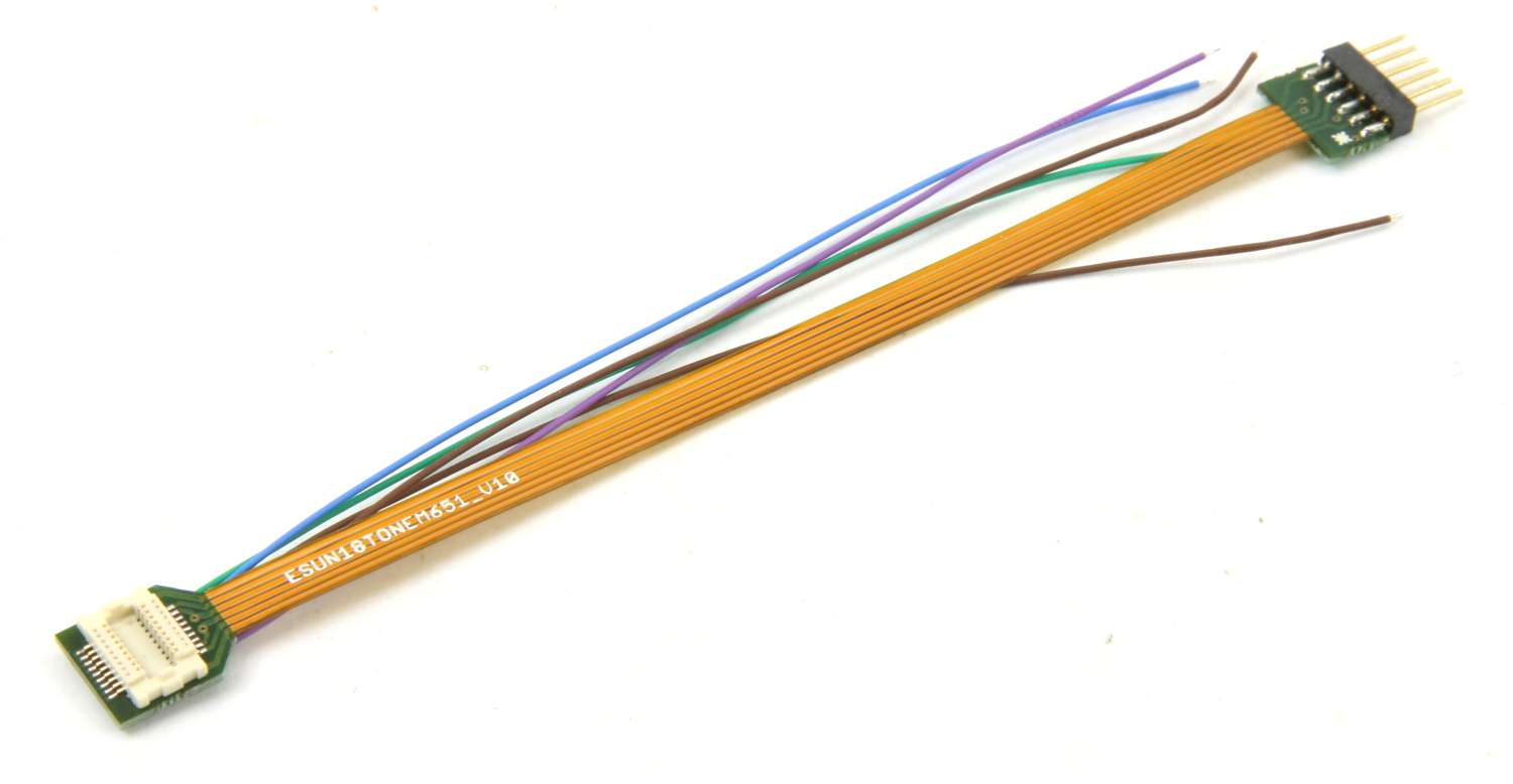 ESU 51994 - Adapterplatine, 18-pol. Next18 Buchse auf NEM651 6-pin, Flex, 88mm, mit Schrumpfschlach