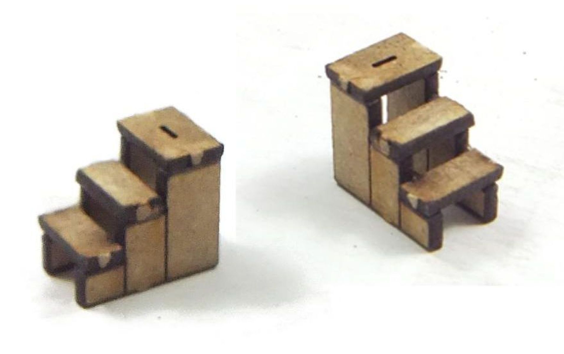 Engl TT114006 - zwei Loktreppen,  8 mm  x 7 mm , 1:120
