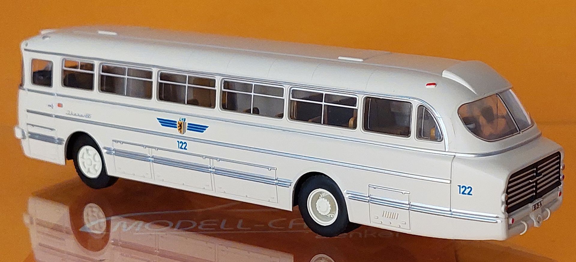 Brekina 03-386 - Ikarus 66 3-Türer VEB LVB Leipzig Wagen 122