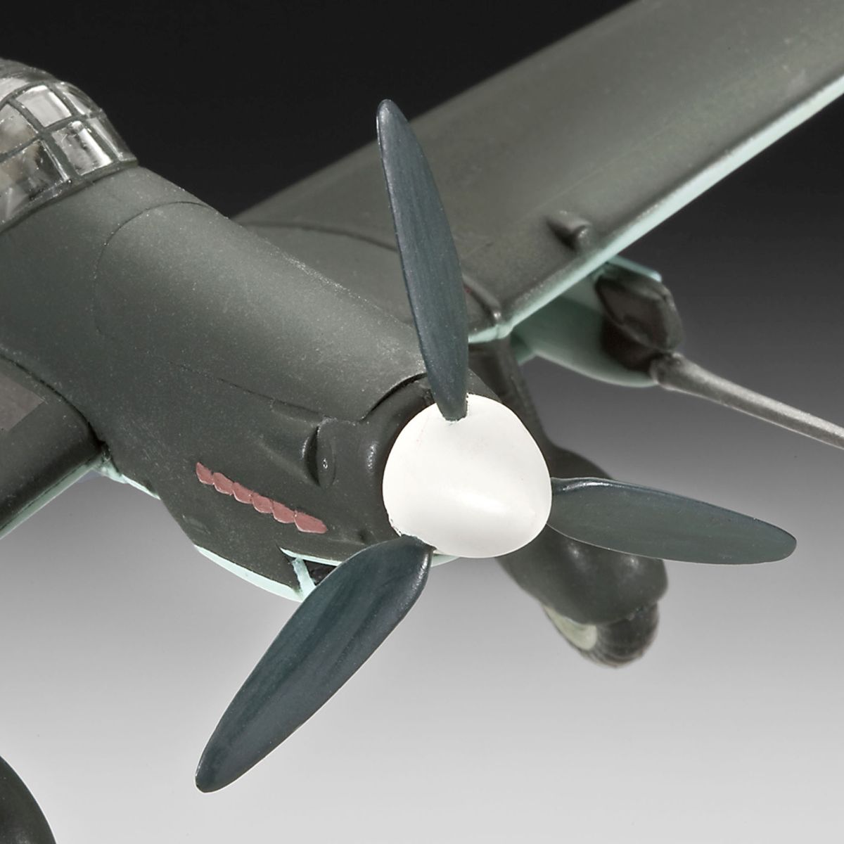 Revell 04692 - Junkers Ju 87 G/D Tank Buster Revell 04692 - Junkers Ju 87 G/D Tank Buster