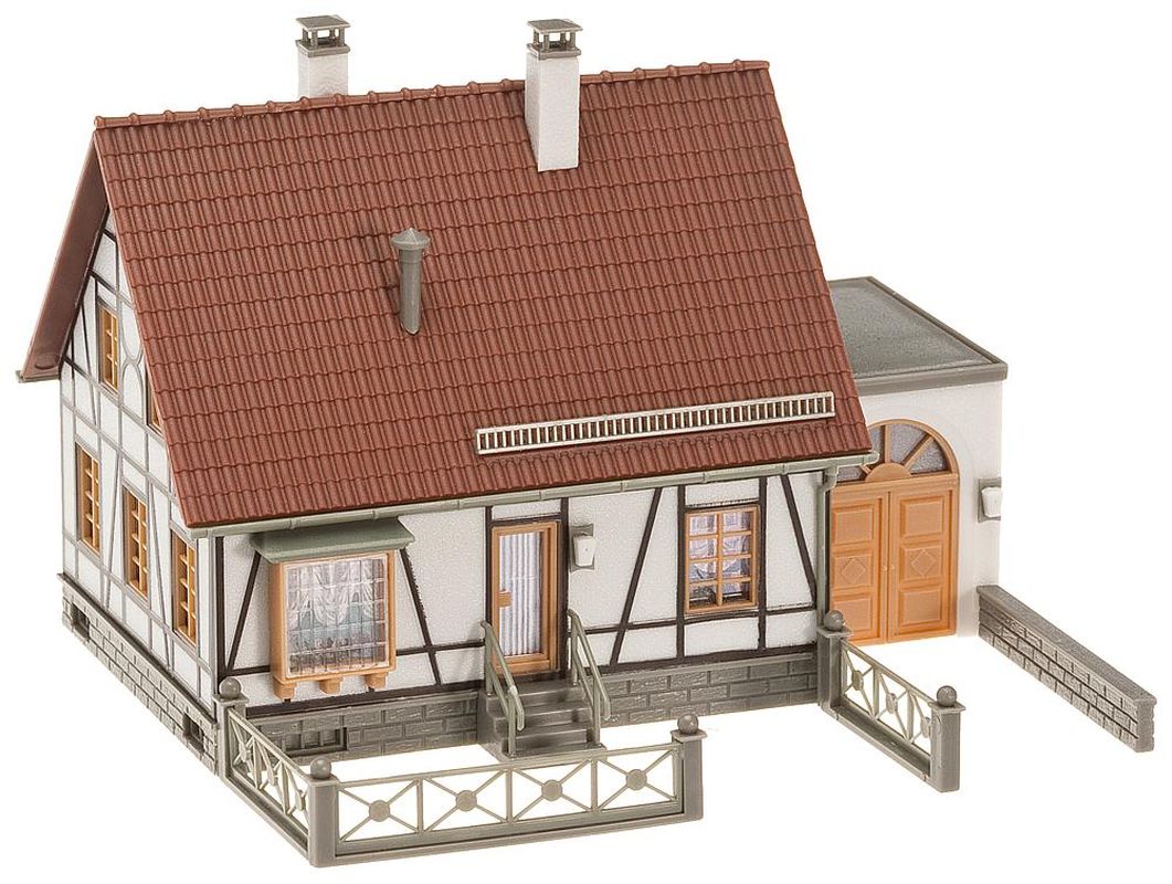 Faller 130215 - Fachwerkhaus mit Garage Faller 130215 - Fachwerkhaus mit Garage