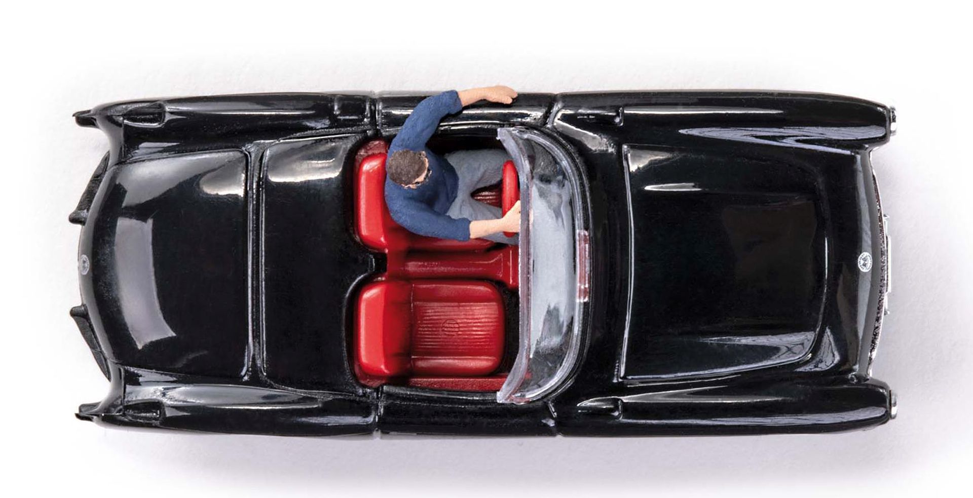 Busch 45435 - Chevrolet Corvette Cabrio offen mit Figur, Bj. 1956