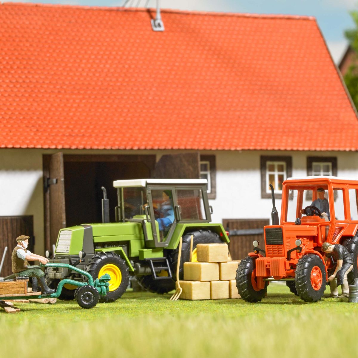 Busch 1996 - Figuren-Set 'Traktorfahren'
